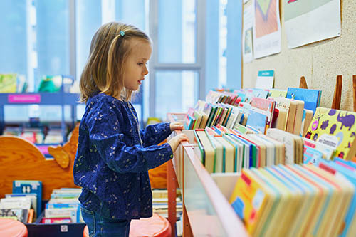 Occuper enfant dans une salle d'attente