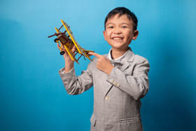Occuper enfant dans l'avion